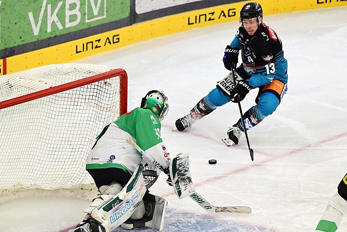 Tormann Luka Kolin (HK Olimpija Ljubljana), Gerd Kragl (Steinbach Black Wings Linz), 22. Runde ICE, Steinbach Black Wings Linz vs HK Olimpija Ljubljana, Linz AG Eisarena 