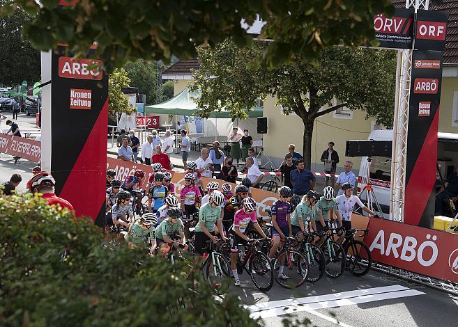 Start zum Damenrennen ÖSTM Strasse Mattersburg, Österreichische Staatsmeisterschaft U23, Elite Damen und Herren