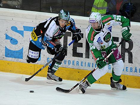 Danny Irmen, Linz und Anze Ropret, Laibach, EHC Liwest Black Wings Linz vs. HDD Tilia Olimpija Ljubljana 