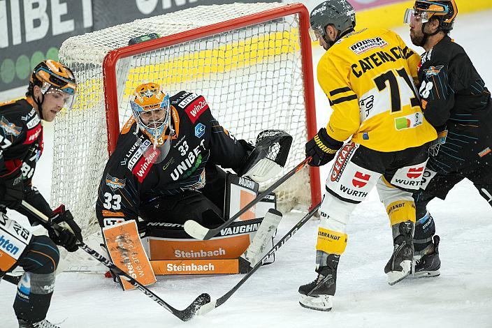 Tormann Thomas Höneckl (Steinbach Black Wings Linz), Daniel Catenacci (HC Pustertal Wölfe) Steinbach Black Wings Linz vs HC Pustertal Woelfe, 7. Runde ICE Hockey League, Steinbach Black Wings Linz, Linz AG Eisarena 