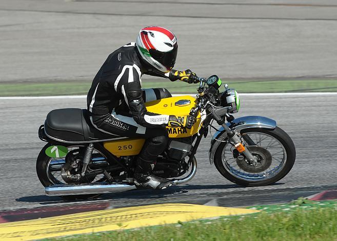 #1 Thomas Giebl, GER, Yamaha RD 250