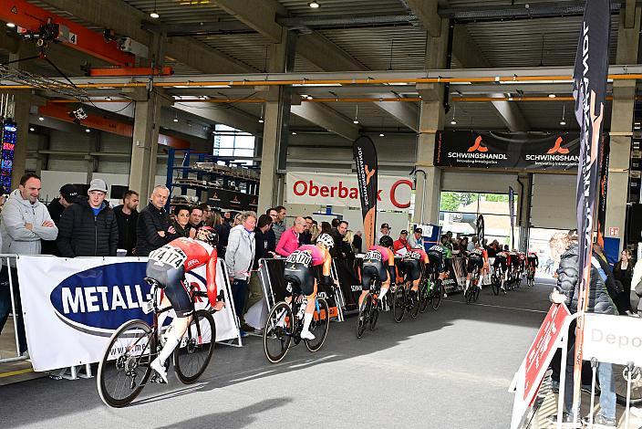 Fahrt durch die Fabrikshalle, Kriterium Elite, Holzhausen, OÖ