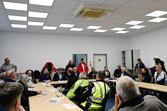 Funktionärsbesprechung  65. Rad Saison Eroeffnungsrennen Leonding