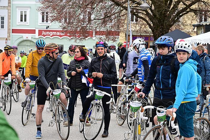 Start zur 10. Kirschblüten Radklassik, Rad Klassik, Oldtimer, Vintage, Stahlrad, Radsport, Eferding, Oberösterreich