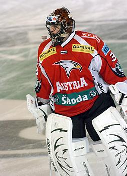 #38 Juergen Penker, Tormann, Team Austria