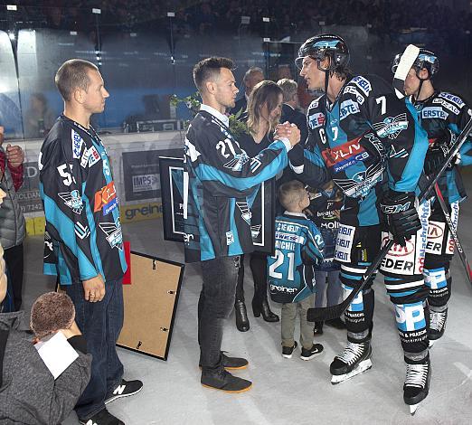  Robert Lukas (EHC Liwest Black Wings Linz), Philipp Lukas (EHC Liwest Black Wings Linz) werden verabschiedet und Brian Lebler (EHC Liwest Black Wings Linz) EHC Liwest Black Wings Linz vs Vienna Capitals