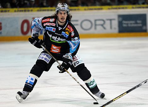 #5 Franklin MacDonald, Verteidiger, Liwest Black Wings Linz vs. EC Moser Medical Graz 99ers