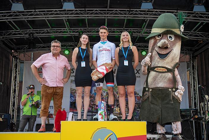 v.l. Bgm Paul Mahr, Marchtrenk, Niels Michotte (LUX, Team Luxenburg), 46. Int. Keine Sorgen,  Junioren Rundfahrt UCI Kat. MJ 2.1, 1. Etappe Haid/Ansfelden - Marchtrenk