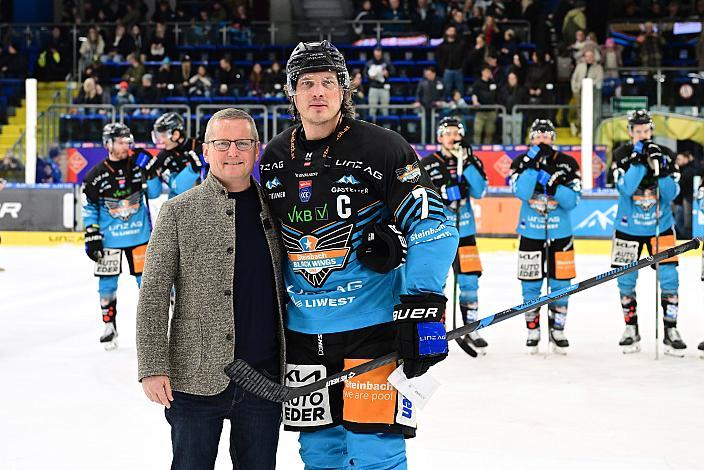 Spieler des Abends Brian Lebler (Steinbach Black Wings Linz) 49. Runde ICE, Steinbach Black Wings Linz vs Olimpija Ljubljana, Linz AG Eisarena 