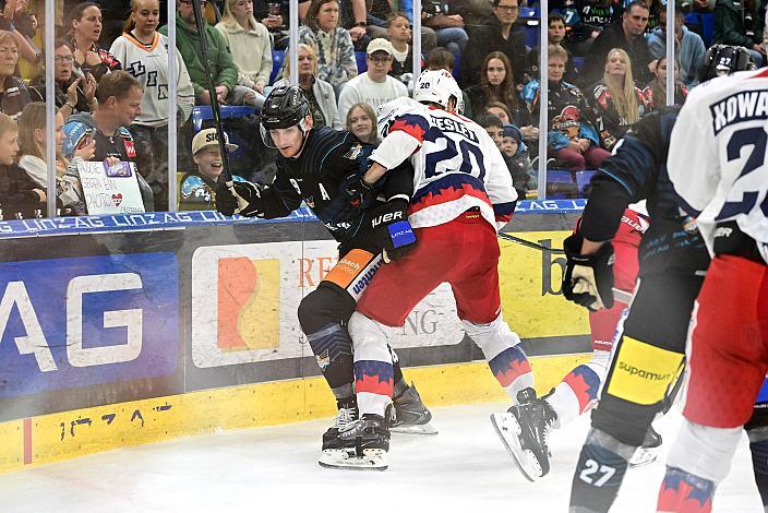Graham Knott (Steinbach Black Wings Linz), Josh Wesley (HKM Zvolen), Steinbach Black Wings Linz - HKM Zvolen (SVK), Linz AG Eisarena 