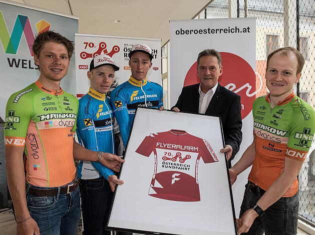 v.l. Sebastian Schönberger (AUT, Hrinkow Advarics Cycleang), Daniel Lehner (AUT, Team Felbermayr Simplon Wels), Florian Kierner (Team Felbermayr Simplon Wels),  Franz Steinberger (Oe-Tour Direktor), Dominik Hrinkow (AUT, Hrinkow Advarics Cycleang Tea