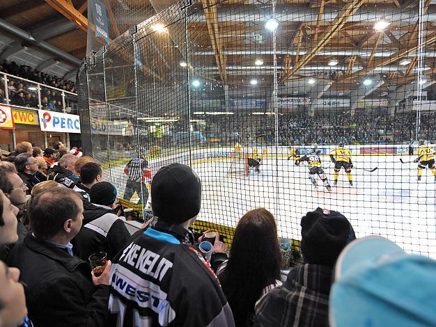 Zahlreiche Fans in der Linzer Eishalle, EHC Liwest Black Wings Linz vs. UPC Vienna Capitals, 3. Viertelfinale