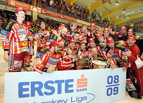 Der KAC jubelt ueber den Meistertitel 2008-2009.