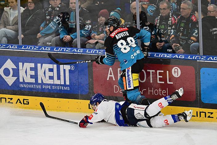 Max Coatta (HC TIWAG Innsbruck - Die Haie), Yohann Aumtu (Steinbach Black Wings Linz) 33. Runde ICE, Steinbach Black Wings Linz vs HC Innsbruck, Linz AG Eisarena 