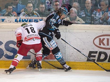 Brian Lebler, Linz Anton Bernard, Bozen, EHC Liwest Black Wings Linz vs HCB Suedtirol, 3. Viertelfinale