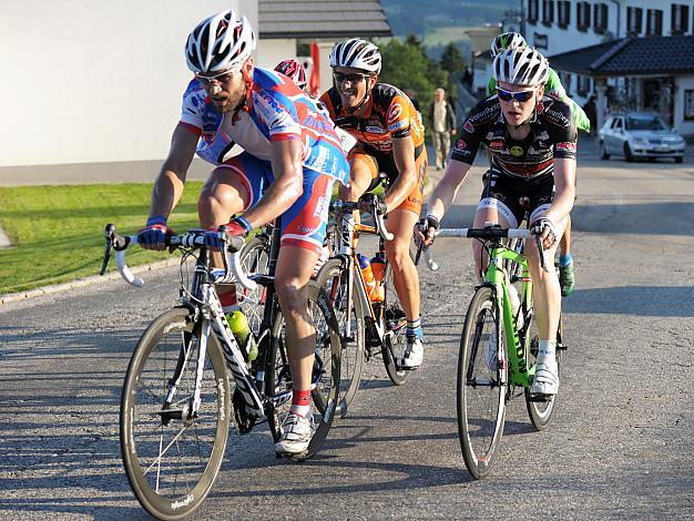 Erik Hoffmann, Team Baier Corratec Landshut und Dominik Hrinkow, Team Vorarlberg, am Anstieg zur Bergwertung Haagerhof, 1. Etappe, Linz Stahlwelt Aigen/Schlaegl