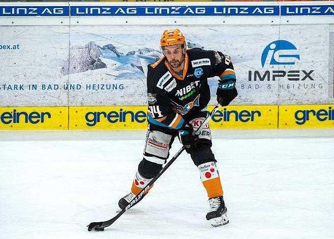 Dragan Umicevic (Steinbach Black Wings 1992) Steinbach Black Wings 1992 vs iClinic Bratislava Capitals, Qualifikationsrunfe Eishockey, Bet at Home ICE Hockey League