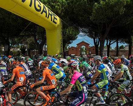 Offizieller Start Rad Memorial Marco Pantani, Cesenatico, Italien