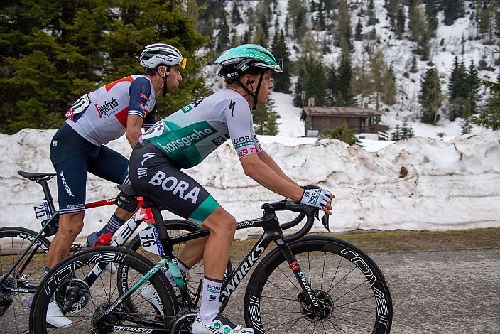 Vincenzo Nibali (ITA, Trek - Segafredo), Matteo Fabbro (ITA, Bora Hans Grohe) Stage 14 Cittadella - Monte Zoncolan (205km), 104. Giro d Italia, UCI Worl Tour