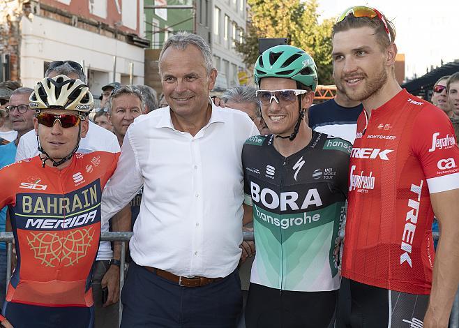 Hermann Pernsteiner (AUT, Bahrain Merida Pro Cycling Team), Raika Dir. GÃ¼nter Stadlberger, Patrick Konrad (AUT, Bora - Hansgrohe), Matthias BrÃ¤ndle (AUT, Trek Segafredo) 20. Welser Innenstadt Kriterium