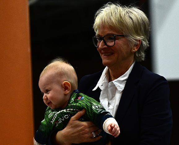 Martina Hrinkow und Mia, 40 Jahre Sport Hrinkow, Steyr, Team Hrinkow Advarics Cycleang, UCI Continental Team, 