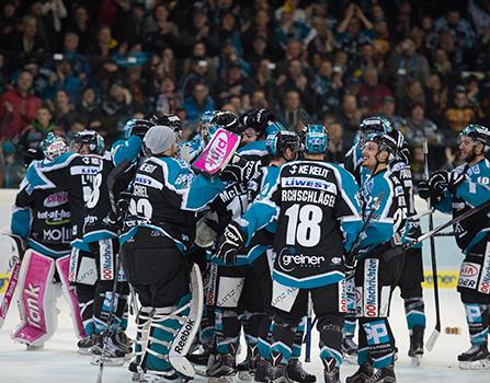 Linz gewinnt in der Overtime, EHC Liwest Black Wings Linz vs HCB Suedtirol 6. Viertelfinale