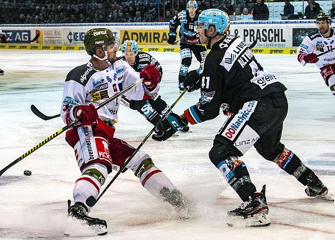 Im Bild: Jamie Arniel (HCB Suedtirol Alperia), Mario Altmann (EHC Liwest Black Wings Linz) Eishockey,  EHC Liwest Black Wings Linz vs HCB SÃ¼dtirol Alperia 