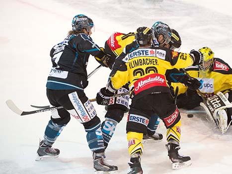Brian Lebler, Linz und Matthew Zaba, Vienna,  EHC Liwest Black Wings Linz vs UPC Vienna Capitals 3. SF
