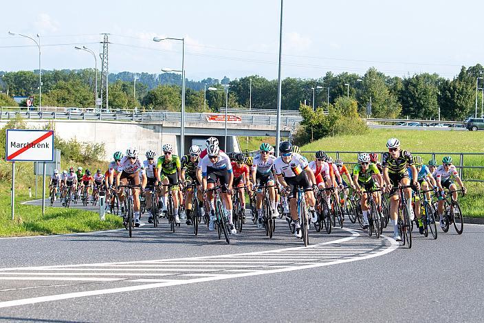 Das Feld der Junioren bei Marchtrenk
, 46. Int. Keine Sorgen,  Junioren Rundfahrt UCI Kat. MJ 2.1, 1. Etappe Haid/Ansfelden - Marchtrenk