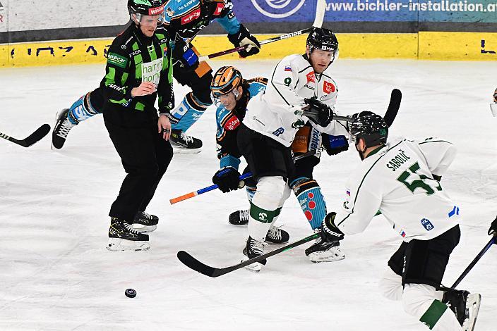 Luka Maver (Steinbach Black Wings Linz), Kale Kerbashian (Olimpija Ljubljana), Robert Sabolic (Olimpija Ljubljana) Win2Day ICE Hockey League,  Steinbach Black Wings Linz vs Olimpija Ljubljana,  Linz AG Eisarena 