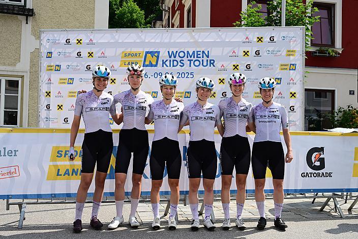 Das Schweizer Team Spar CTO Woman mit  Lea Fuchs (SUI, Spar CTO Woman) Ybbsitz - Hochkar,,  4. Etappe Sportland NOE WOMEN Tour