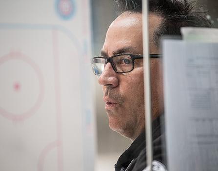 Head-Coach Troy Ward (EHC Liwest Black Wings Linz)
