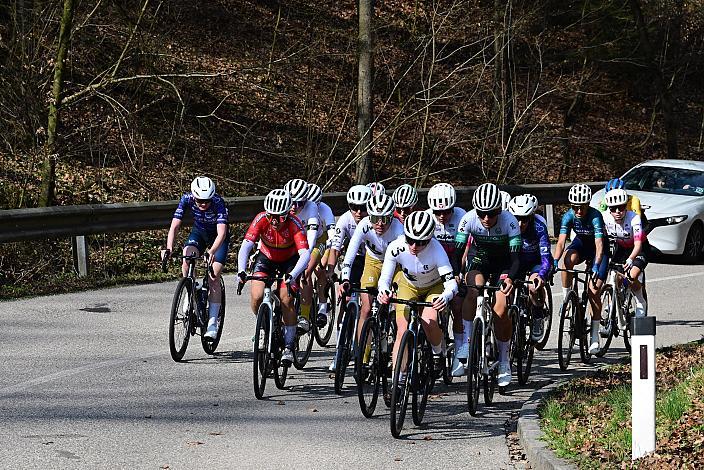 das Damen Peloton   65. Rad Saison Eroeffnungsrennen Leonding