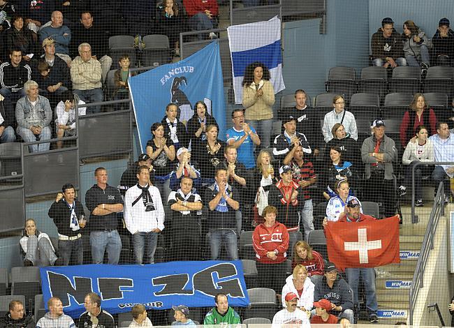 Die Fans des EV Zug in der John Labbet Arena.