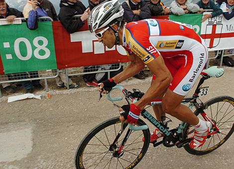 Rafael Cardenas, Kolumbien, Team Barloworld, in der Schlussrampe am Kronplatz.