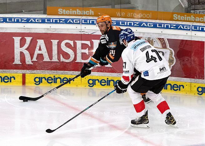 Dragan Umicevic (Steinbach Black Wings 1992), Adrian Saxrud Danielsen (HC Tiwag Innsbruck - Die Haie) Steinbach Black Wings 1992 vs HC TWK Innsbruck, Qualifikationsrunde, Eishockey, Bet at Home ICE Hockey League