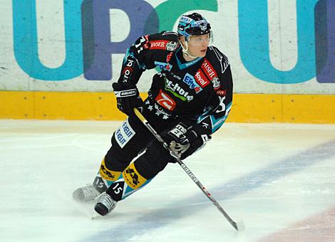 #15 Matthias Iberer, Stuermer, EHC Liwest Black Wings Linz