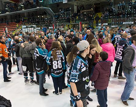Fans am Eis, EHC Liwest Black Wings Linz vs HC Orli Znojmo, 6. Semifinale