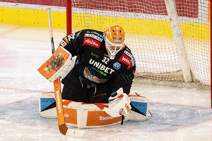 Tormann Rasmus Tirronen (Steinbach Black Wings Linz) Steinbach Black Wings Linz vs HC Pustertal Wölfe, 45. Runde ICE Hockey League, Steinbach Black Wings Linz, Linz AG Eisarena 