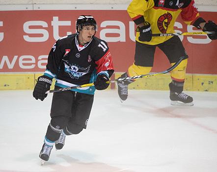 Erik Kirchschläger (EHC Liwest Black Wings Linz) EHC Liwest Black Wings Linz vs SC Bern
Erik KirchschlÃ¤ger (EHC Liwest Black Wings Linz) EHC Liwest Black Wings Linz vs SC Bern