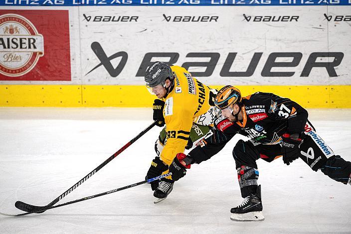 Olivier Archamboult (HC Pustertal Wölfe), Andreas Kristler (Steinbach Black Wings Linz) Steinbach Black Wings Linz vs HC Pustertal Wölfe, 45. Runde ICE Hockey League, Steinbach Black Wings Linz, Linz AG Eisarena 