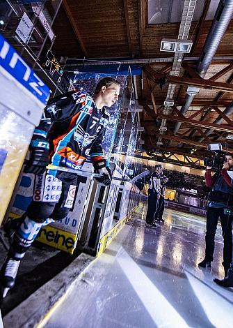 Im Bild: Intro Brian Lebler (EHC Liwest Black Wings Linz) Eishockey,  EHC Liwest Black Wings Linz vs HC Orli Znojmo