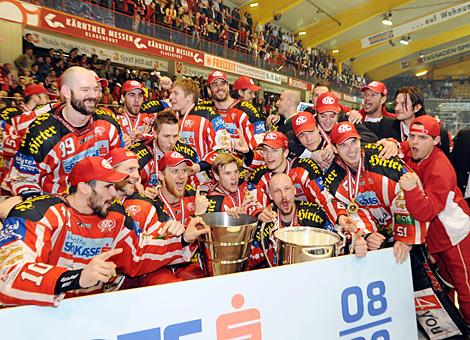 Der KAC jubelt ueber den Meistertitel 2008-2009.