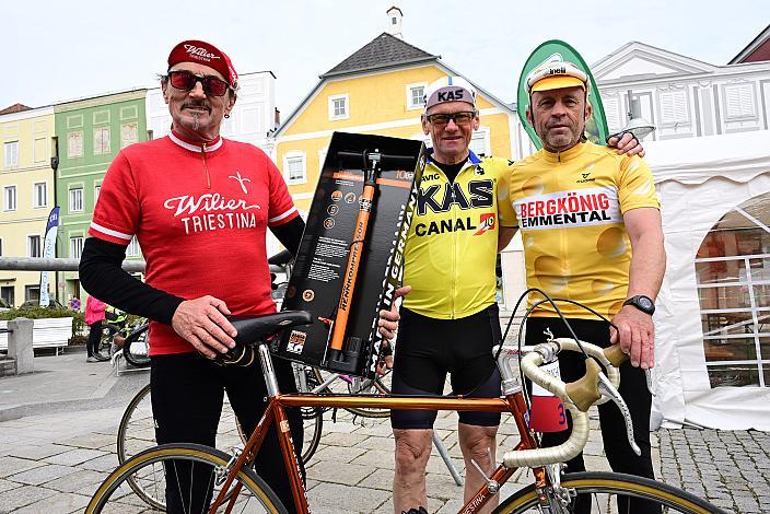 Im Ziel der 10. Kirschblüten Radklassik, Rad Klassik, Oldtimer, Vintage, Stahlrad, Radsport, Eferding, Oberösterreich