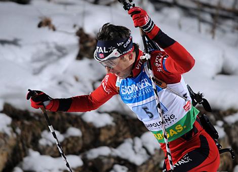 #5-4 Ole Einar Bjoerndalen, Schlusslaeufer, Team Norwegen, der Siegerstaffel.