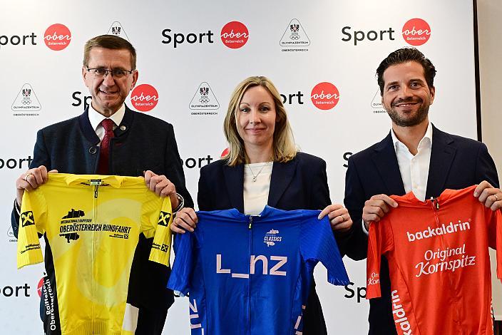 v.l. Wirtschafts- und Sport-Landesrat Markus Achleitner (Oberösterreich), Karin Leitner (Vizebürgermeisterin und Sportreferentin der Stadt Linz), Wirtschafts- und Sport-Landesrat Markus Achleitner (Oberösterreich), Pressekonferenz Int. Raiffeisen Oberösterreich Rundfahrt (UCI Kat. 2.2), Olympiazentrum Linz  