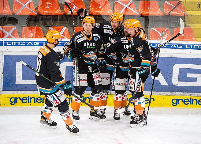 Linz feiert das Tor von Will Pelletier (Steinbach Black Wings 1992) Black Wings Linz vs Hydro Fehervar AV 19,  Eishockey, Bet at Home ICE Hockey League