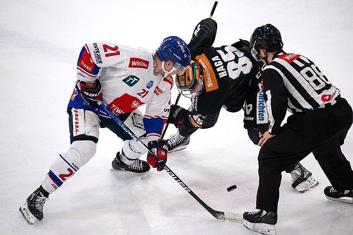 Michael Haga (Steinbach Black Wings Linz), Tyler Coultier (HC Tiwag Innsbruck - Die Haie) Steinbach Black Wings Linz vs HC TIWAG Innsbruck - Die Haie. Runde 35, ICE Hockey League, Steinbach Black Wings Linz, Linz AG Eisarena 