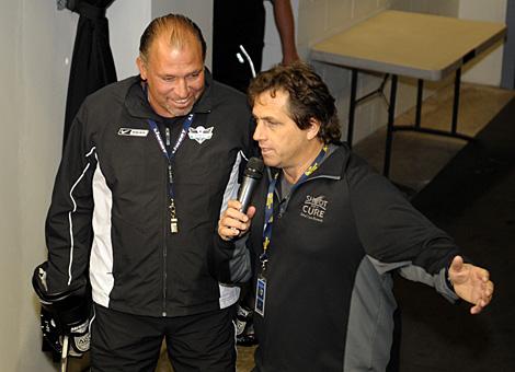 Kim Collins, Trainer Liwest Black Wings Linz wird interviewt.