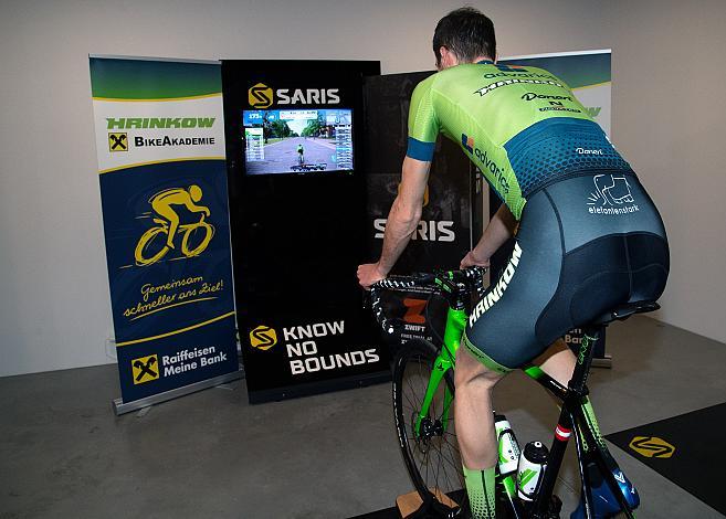 Jonas Rapp (GER, Hrinkow Advarics Cycleang) trainiert auf dem Saris Smarttrainer, Herren Elite, UCI Continental, Raiffeisen Hrinkow Bike Akademie